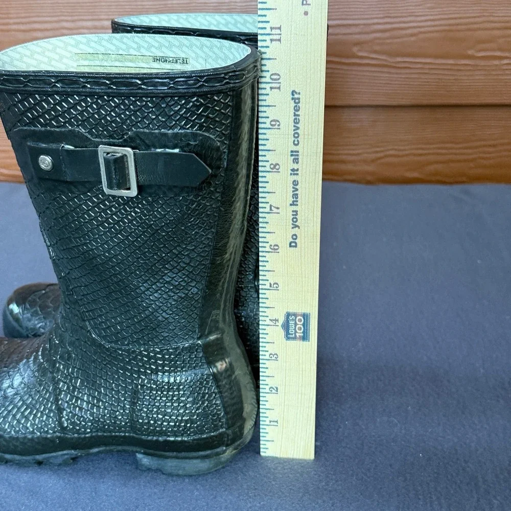 Hunter Carnaby Boa Short Rain Boots Womens 6 Black Snakeskin Embossed Rubber